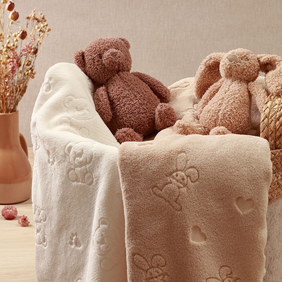 Babyono | Babyteppe med kosedyr | Krem 75 x 100 cm